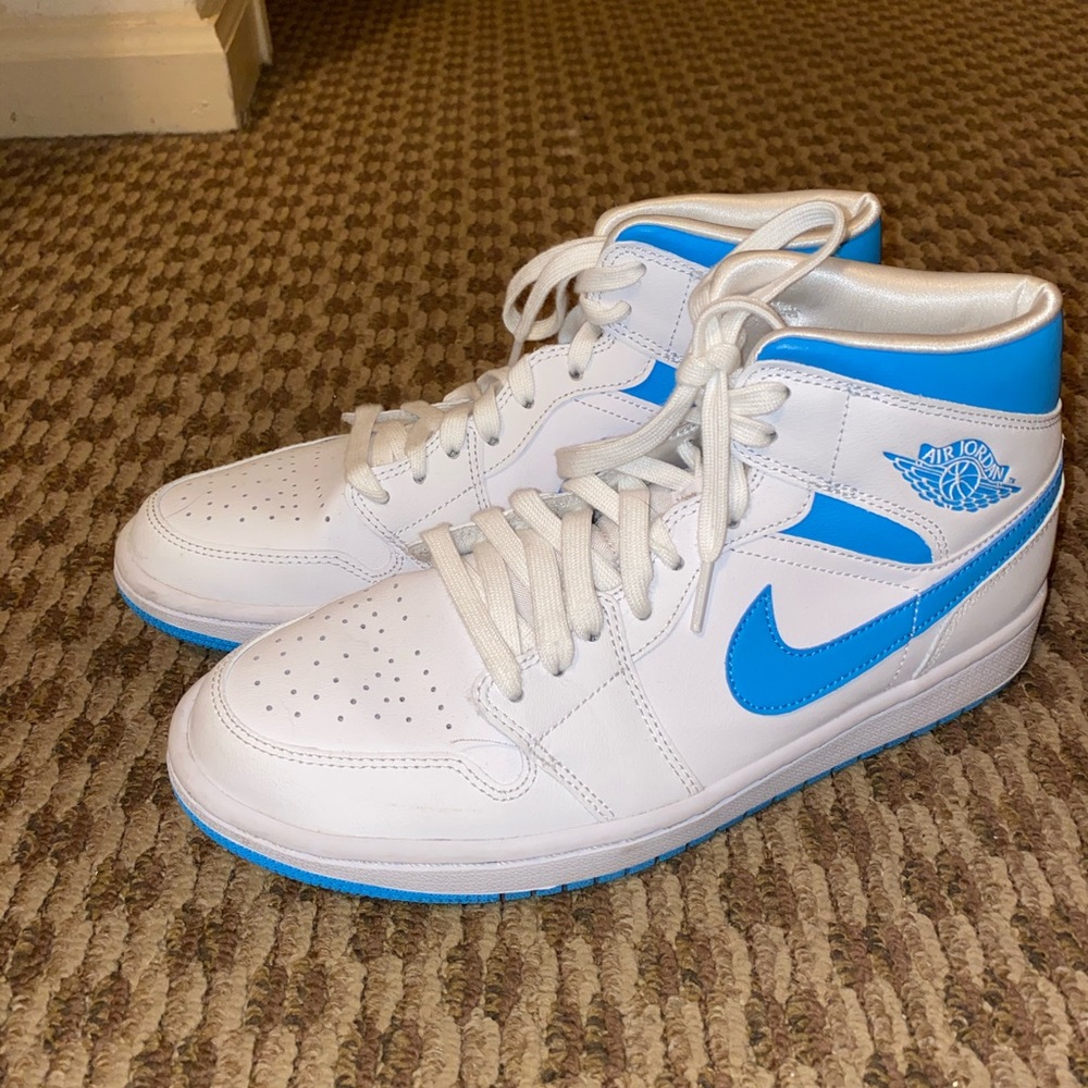 Jordan 1 Mid UNC (W)